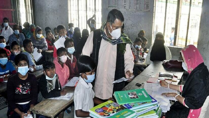 করোনাকালে ছেলে শিক্ষার্থী কমেছে বিদ্যালয়ে