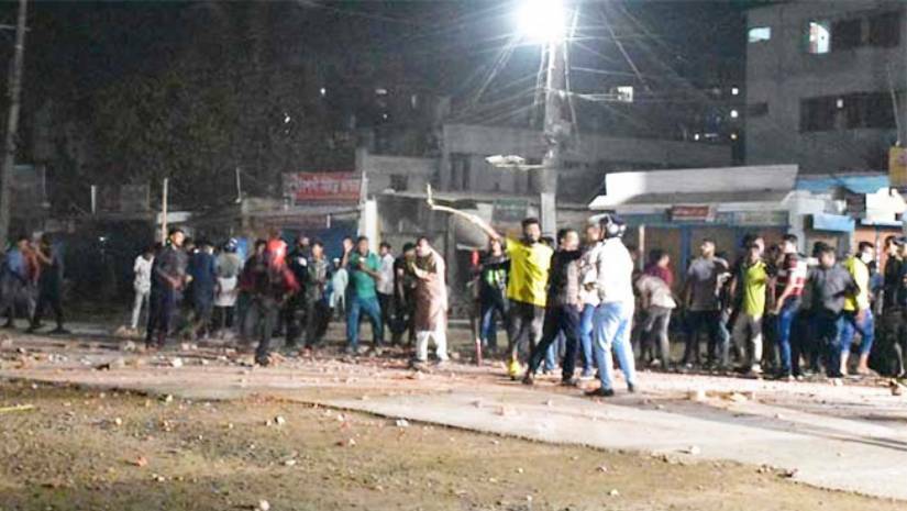 রাজশাহী বিশ্ববিদ্যালয় শিক্ষার্থীদের সঙ্গে স্থানীয়দের ব্যাপক সংঘর্ষ হয়েছে