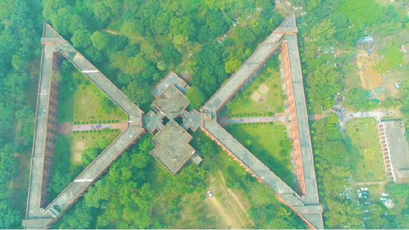 জাবির ৫০ বছরের পুরোনো মীর মশাররফ হল