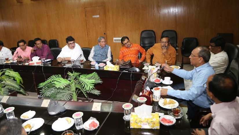 রাবি উপাচার্যের সাথে ভারতীয় অধ্যাপক ও সাংবাদিকদের মতবিনিময়