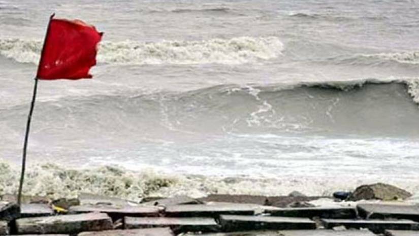 ঢাকাসহ ২০ অঞ্চলের নদীবন্দরে সতর্কতা