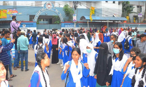 ছাত্রীর অভিভাবককে অপদস্ত করা সেই বিচারক প্রত্যাহার
