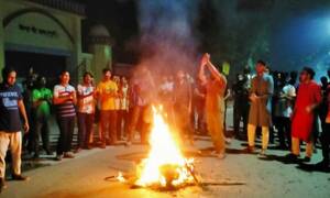 হল প্রভোস্টের পদত্যাগ দাবিতে সড়ক অবরোধ বাকৃবি শিক্ষার্থীদের