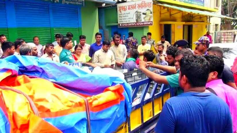 ভোক্তা অধিকারের অভিযানে ৫০ বস্তা নকল ডিটারজেন্ট জব্দ