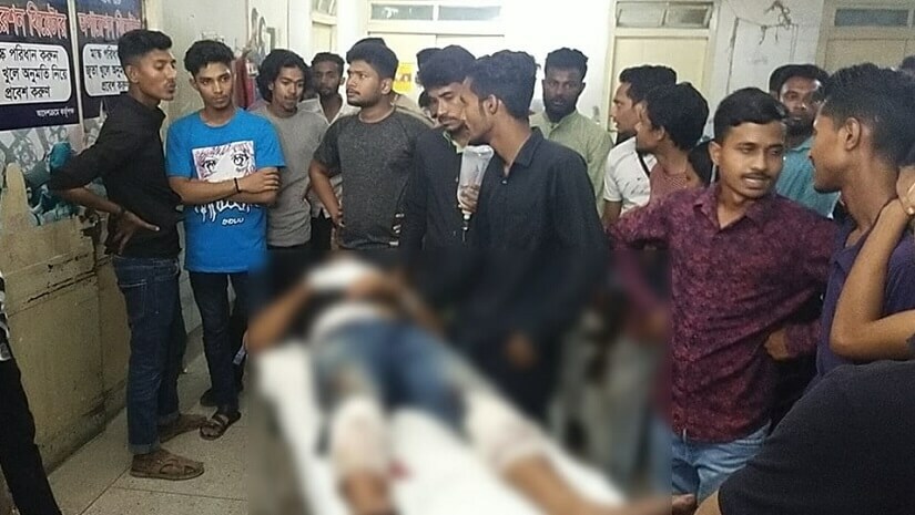 অস্ত্রের কোপে আহত এক ছাত্রলীগ কর্মী