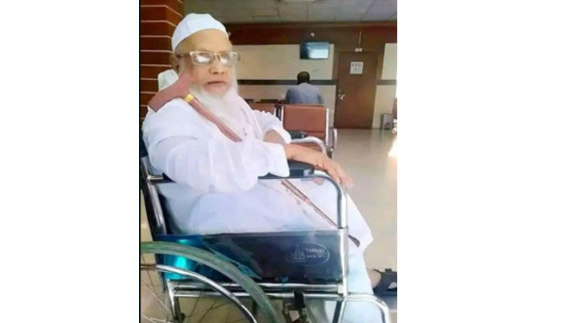 হাটহাজারী মাদ্রাসার প্রধান মুফতি নূর আহমদ মারা গেছেন