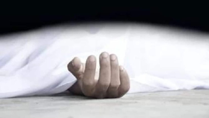 কাভার্ডভ্যান চাপায় ছাত্রী নিহত