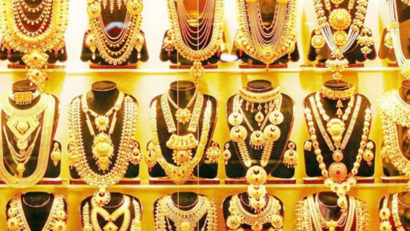 দেশের বাজারে আবারও দাম বেড়েছে সোনার।