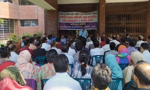 জাবি কর্মকর্তাদের কর্মবিরতিতে প্রশাসনে অচলাবস্থা