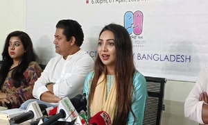 নামকরা এক সাংবাদিক আমার পায়ে হাত দিয়েছে: প্রভা
