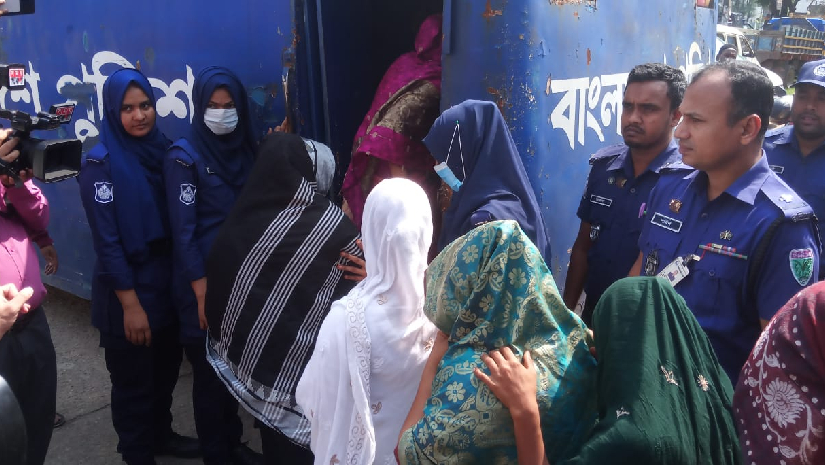 এক মন্দির থেকে ২৪ নারীসহ ২৭ জন আটক
