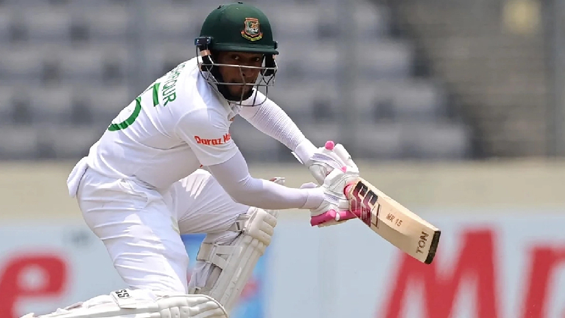 রোজা রেখেই মুশফিকের ফিফটি