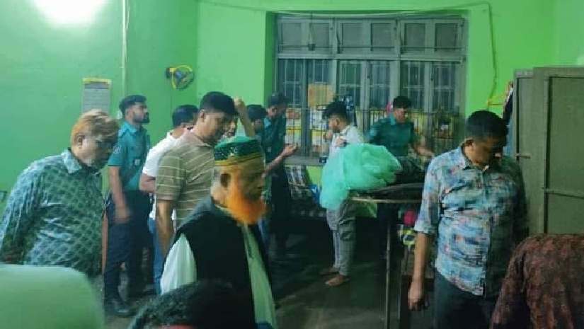 ঢাকা আলিয়ার আবাসিক হলে পুলিশের অভিযান