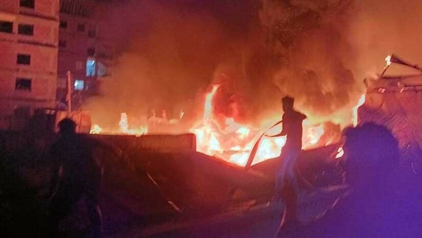 রাজধানীর নবাবপুরে আগুন, নিয়ন্ত্রণে ফায়ার সার্ভিসের ১৪ ইউনিট