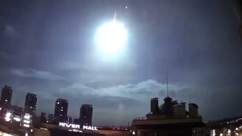 কিয়েভের আকাশে রহস্যময় আলোর ঝলকানি, নানা জল্পনা-কল্পনা