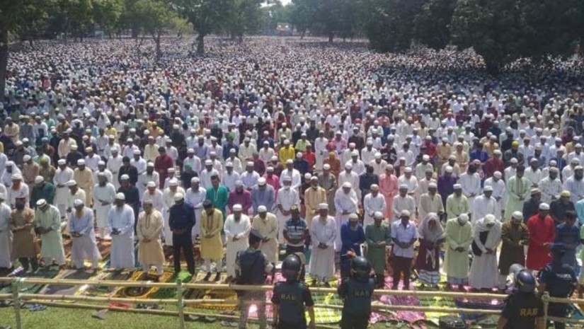 শোলাকিয়ায় ঈদের জামাত