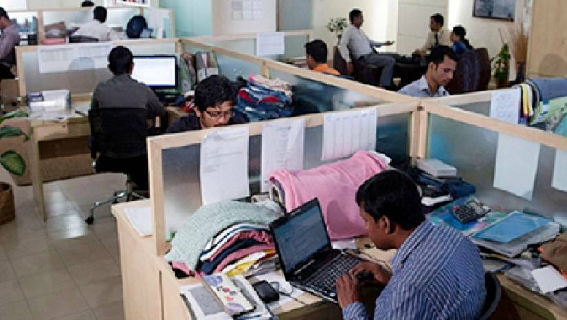 আজ খুলেছে অফিস-আদালত-ব্যাংক-বীমা