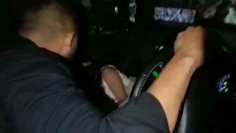 ৫০০ টাকা মুচলেকায় নর্থ সাউথের সেই মাতাল জুটির জামিন