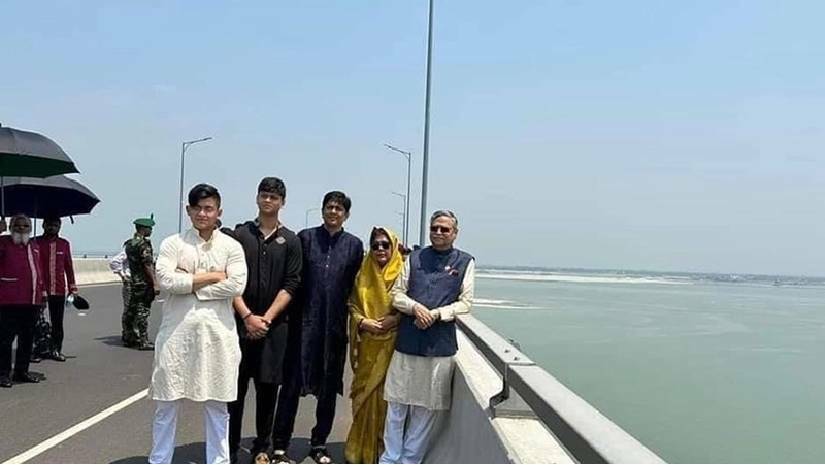 পদ্মা সেতুতে সপরিবারে ছবি তুললেন রাষ্ট্রপতি সাহাবুদ্দিন
