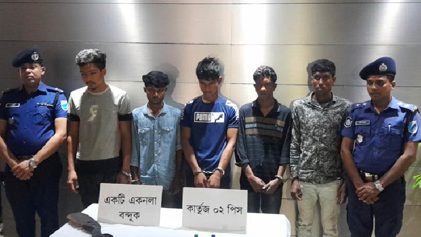 রাজবাড়ীতে স্কুল শিক্ষক হত্যার ঘটনায় অস্ত্রসহ গ্রেপ্তার ৫