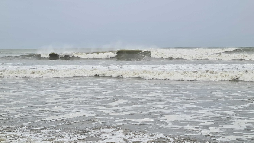 অতি প্রবল ঘূর্ণিঝড় মোখা উপকূলের দিকে এগোচ্ছে