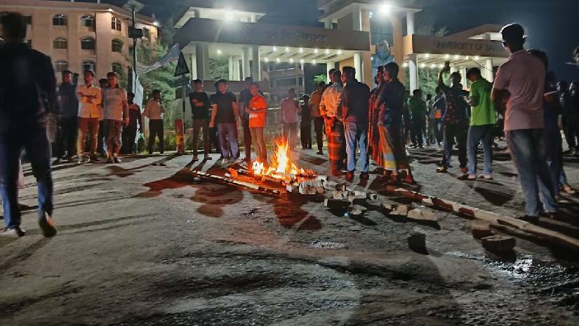 স্থানীয়দের সাথে হাতাহাতি, মহাসড়ক অবরোধ ববি শিক্ষার্থীদের