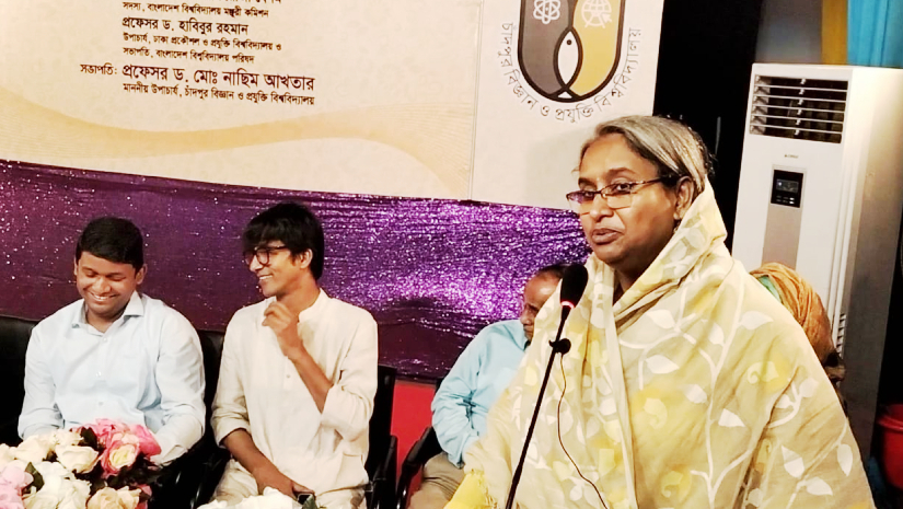 চাঁদপুর বিজ্ঞান ও প্রযুক্তি বিশ্ববিদ্যালয়ের শিক্ষা কার্যক্রম উদ্বোধন ও নবীন-বরণ অনুষ্ঠানে বক্তব্য রাখছেন শিক্ষামন্ত্রী ডা. দীপু মনি