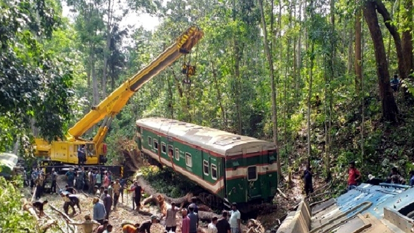 ট্রেন চলাচল স্বাভাবিক