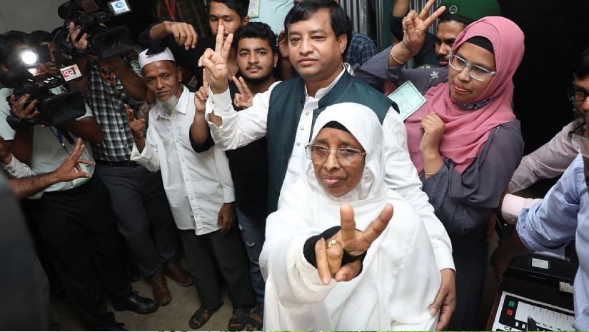 ৪৫০ কেন্দ্রের ফলে এগিয়ে জায়েদা