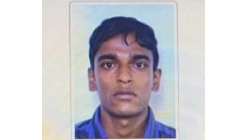 আটককৃত নন-ক্যাডার কর্মকর্তা