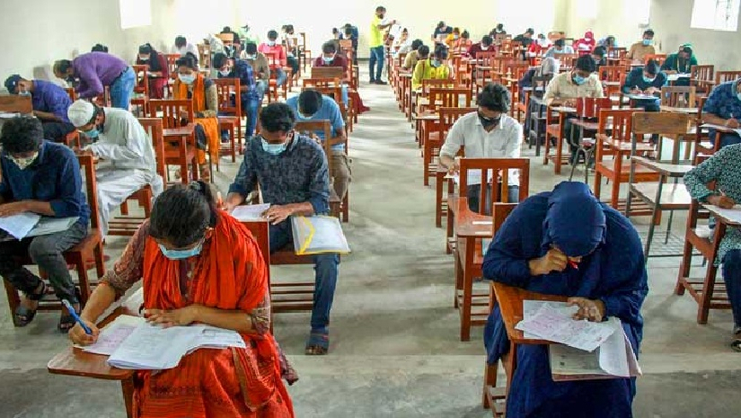 গুচ্ছভুক্ত ২২ বিশ্ববিদ্যালয়ের ভর্তির হতে পরীক্ষায় লড়ছেন শিক্ষার্থীরা