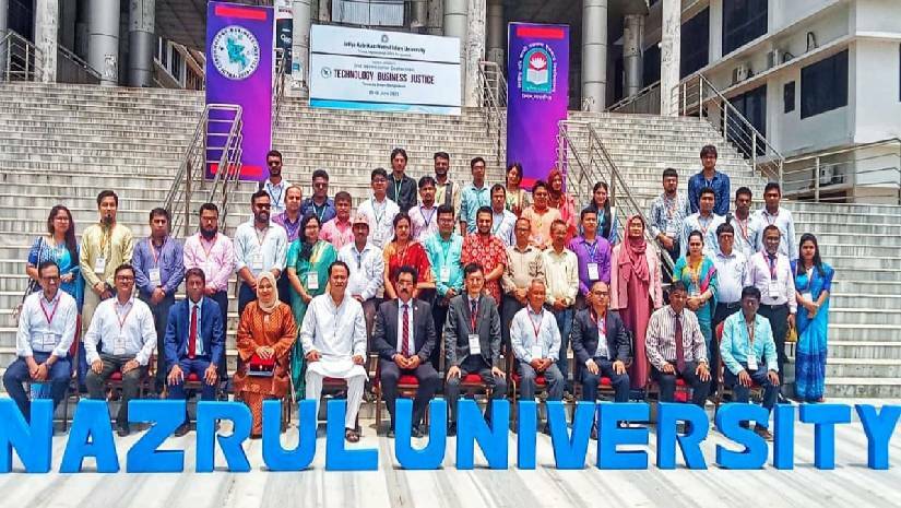 নজরুল বিশ্ববিদ্যালয়ে আন্তর্জাতিক কনফারেন্সের সমাপ্তিতে অতিথিরা