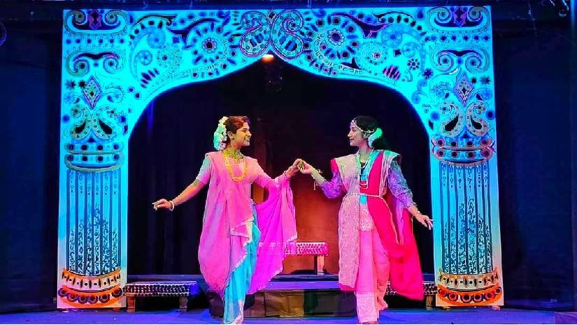 নজরুল বিশ্ববিদ্যালয়ে মহাকবি ভাস রচিত নাটক ‘স্বপ্নবাসবদত্তা’র একটি দৃশ্য