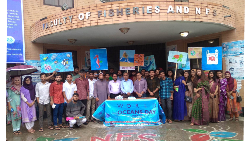 কেক কেটে বিশ্ব সমুদ্র দিবসের উদ্বোধন করেন উপাচার্য অধ্যাপক ড. স্বদেশ চন্দ্র সামন্ত 