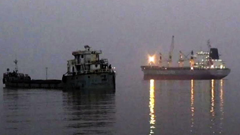 রামপালের জন্য কয়লা নিয়ে মোংলায় ভিড়েছে চীনের জাহাজ