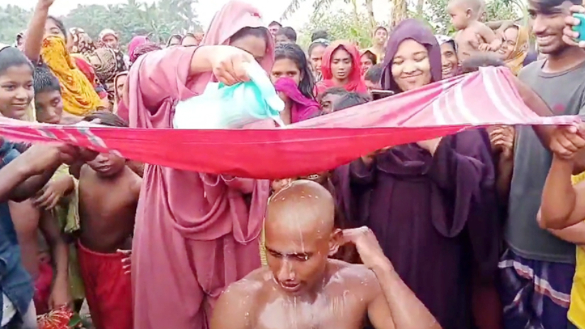 প্রেমিকার স্মৃতি ভুলতে দুধ দিয়ে গোসল করছেন আব্দুল আহাদ