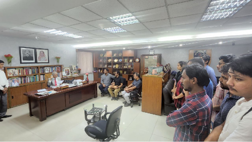 ফারসি বিভাগের দখলদারী মৌলবাদী দৃষ্টিভঙ্গির বহিঃপ্রকাশ: থিয়েটার বিভাগ