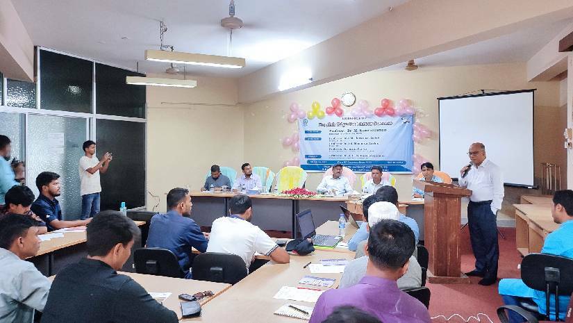 বক্তব্য দিচ্ছেন হাবিপ্রবি উপাচার্য