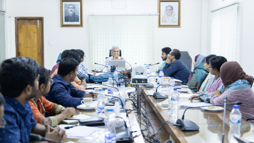 সেমিনারেে আলোচনায় ভিসি