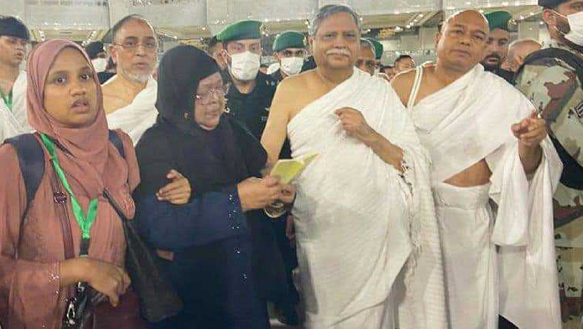ওমরাহ করলেন রাষ্ট্রপতি