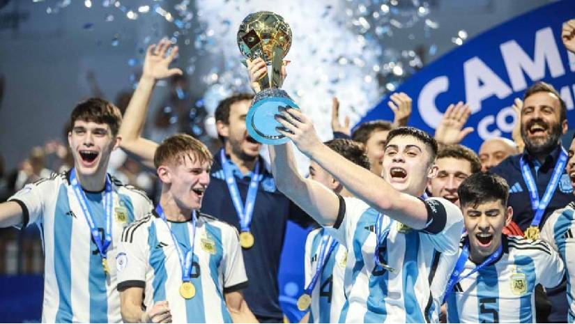 ব্রাজিলকে হারিয়ে প্রথমবারের মত শিরোপা জিতল আর্জেন্টিনা