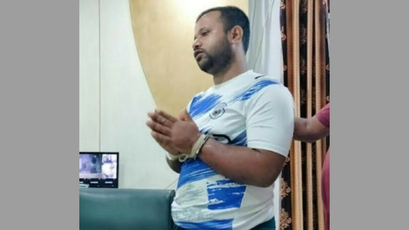 টাকার জন্য বৃদ্ধ বাবাকে মারধর, ছেলে গ্রেফতার 