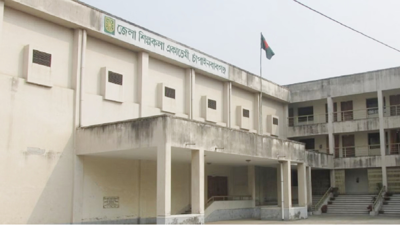 মঞ্চনাটক চলাকালে ১৮ শিল্পী অসুস্থ