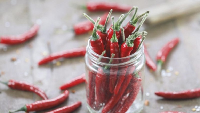 মরিচ খেলে ঝাল লাগে কেন?