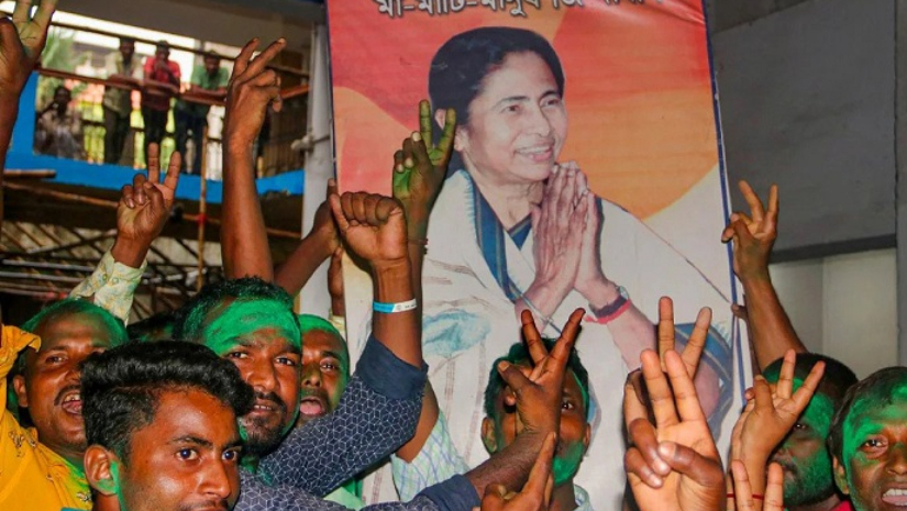 নির্বাচনের ফল ঘোষণার পর তৃণমূল কংগ্রেসের নেতা-কর্মীদের উল্লাস