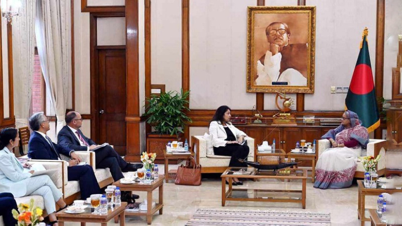 গণভবনে প্রধানমন্ত্রীর সঙ্গে উজরা জেয়া