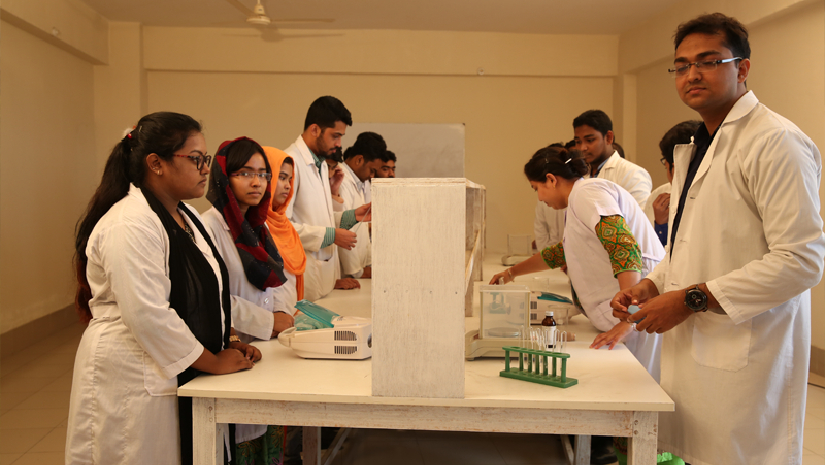 মেডিকেল শিক্ষার্থী