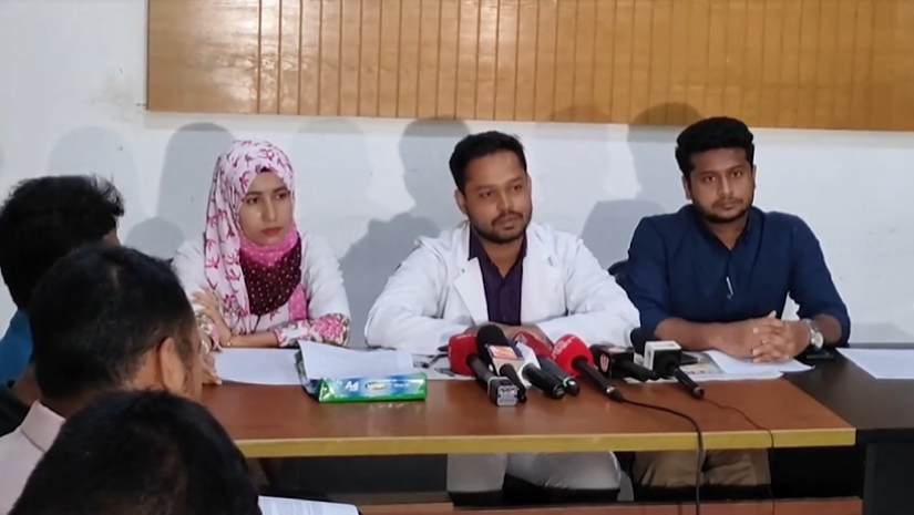 সংবাদ সম্মেলনে বক্তব্য রাখছেন সংগঠনটির সভাপতি ডা. জাবির হোসেন