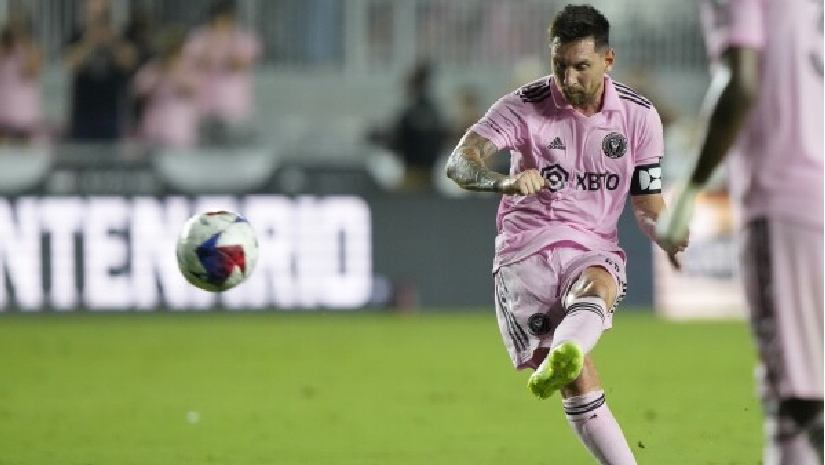 বদলি খেলোয়ার হয়ে অভিষেক, নেমেই দলকে জেতালেন মেসি