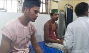 ক্লাস চলাকালে বজ্রপাত, আহত ৯ শিক্ষার্থী